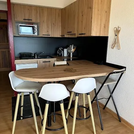 Les Faons Au Soleil Apartment
