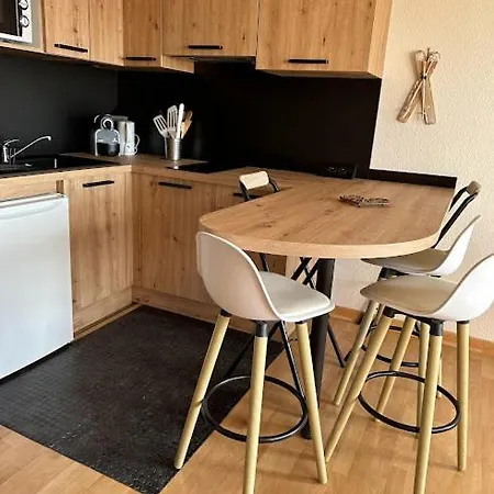 Les Faons Au Soleil Apartmán *